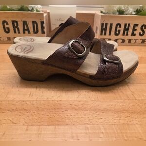 Dansko Women's Sophie Sandals  Size 41 Brown Embossed Leather